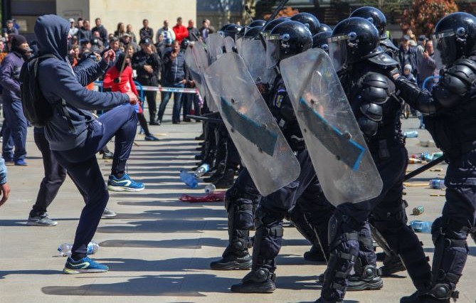 Quand l'usage de la force par l'autorité dérape